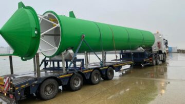 Toren geplaatst op strekdam